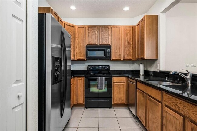 Building Photo - 3742 Parkridge Cir