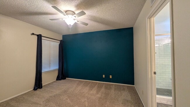 Building Photo - Cute two bedroom condo