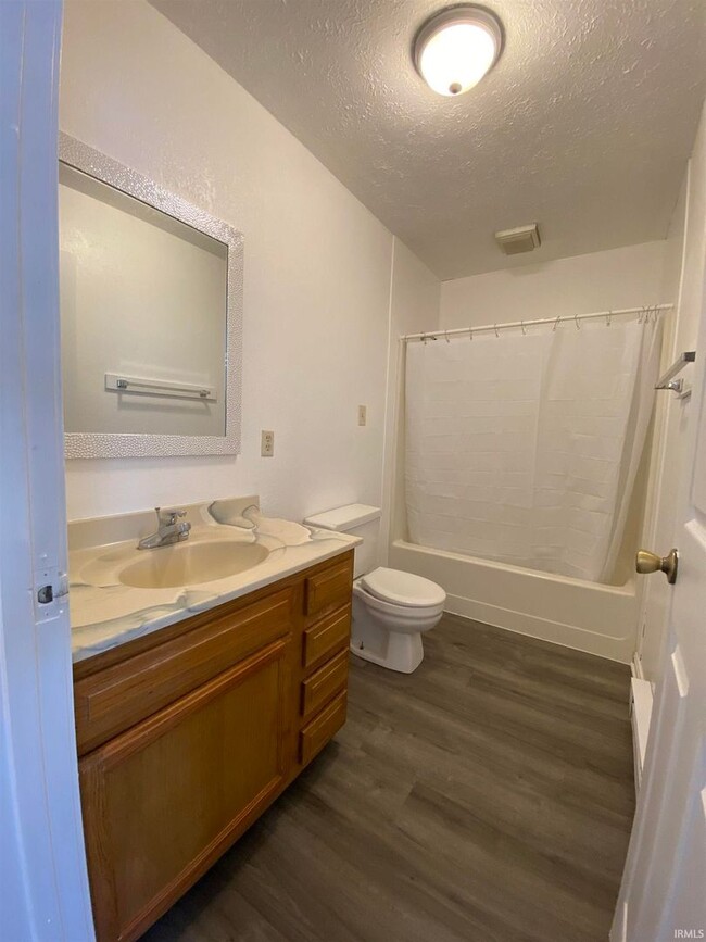 Building Photo - Cooper Street Duplex