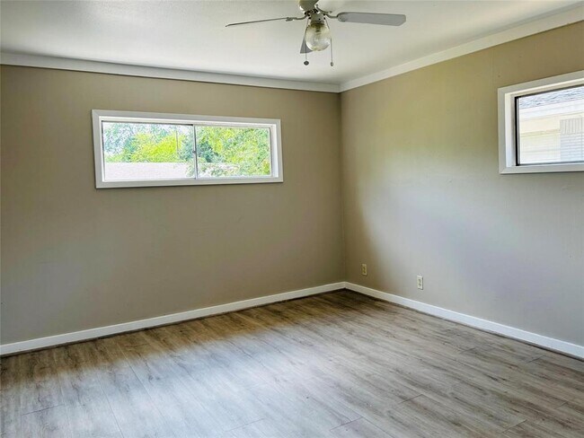 Building Photo - 6738 Hendon Ln