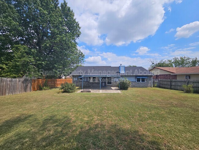 Building Photo - 7710 N 120th Ave E