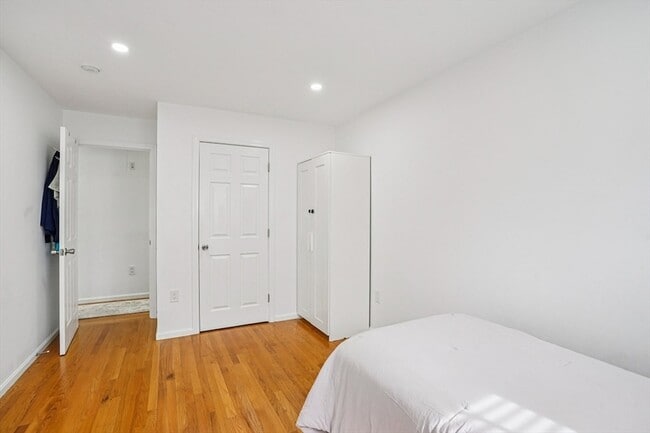 Building Photo - 257 Allerton Commons Ln