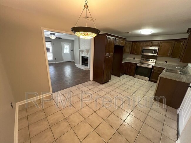 Building Photo - 522 Fawn Lake Dr
