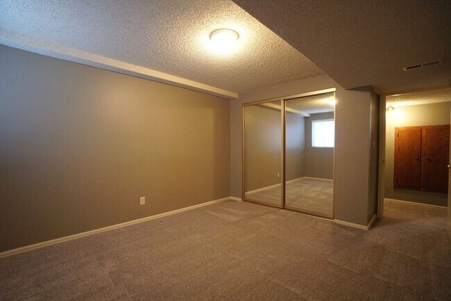 Building Photo - 282 Cobblestone Dr
