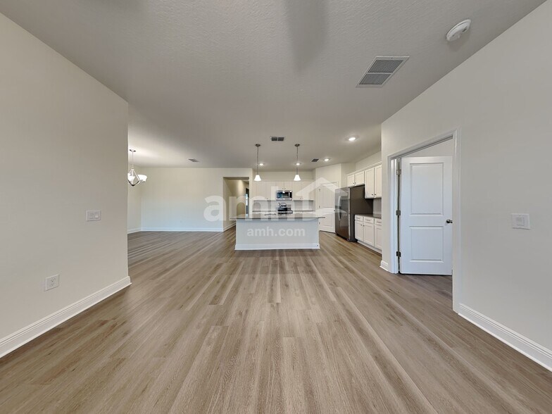 Building Photo - 1274 Heavenly Dr