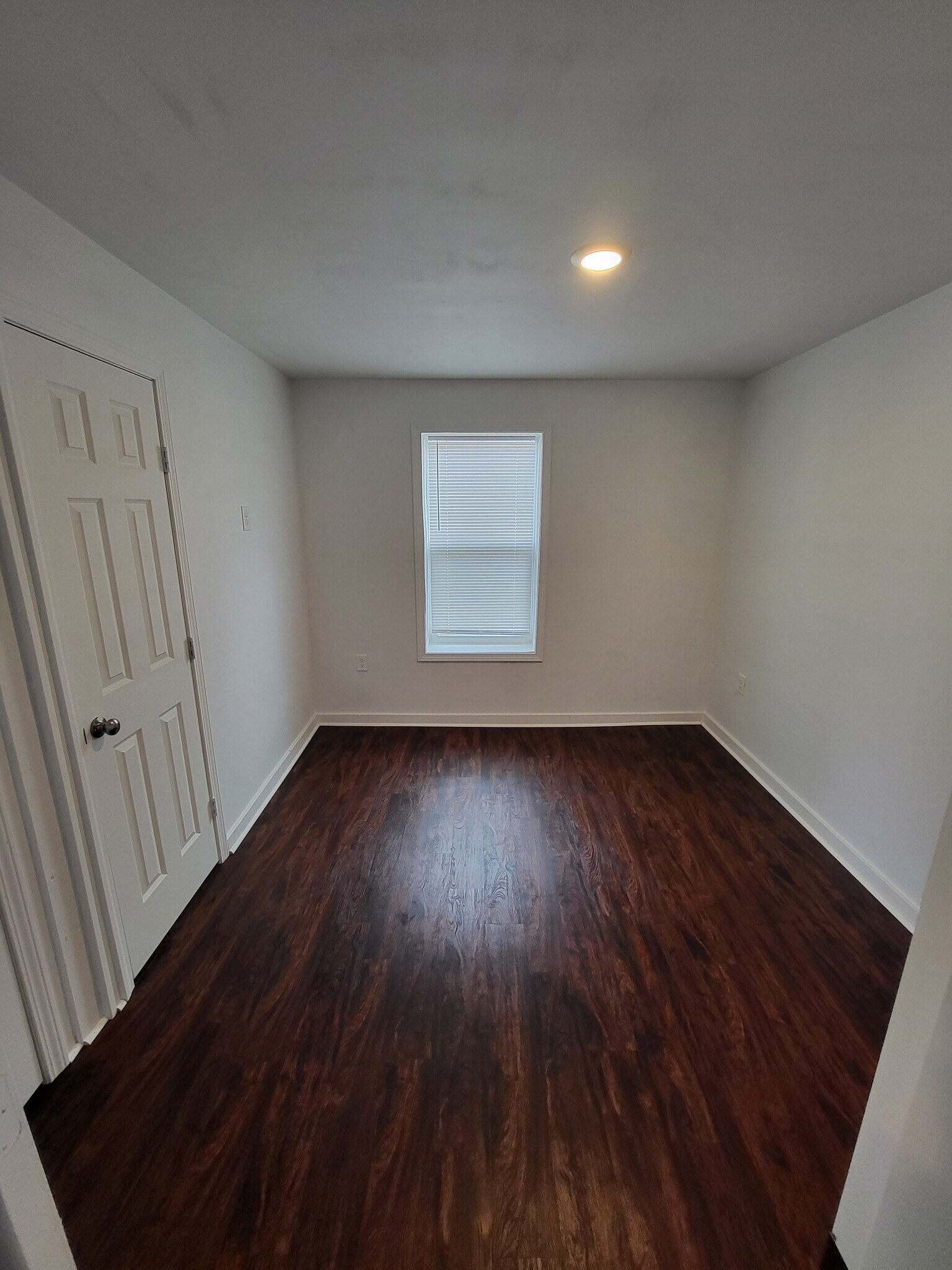 Building Photo - 1000 N Poplar St
