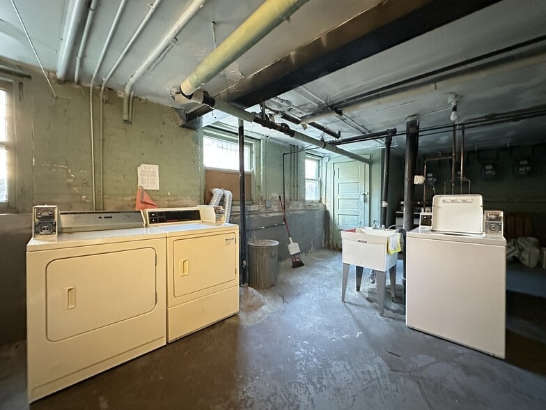 Building Photo - 4317 N Francisco Ave