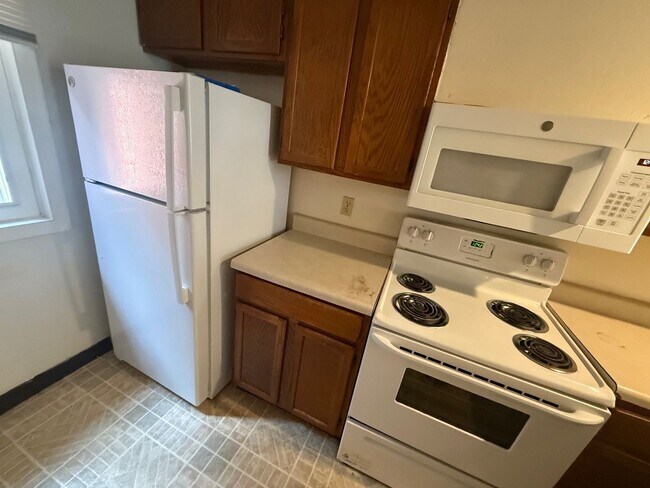 Building Photo - Biscayne/Sarasota 2 Bedroom Townhome on W....