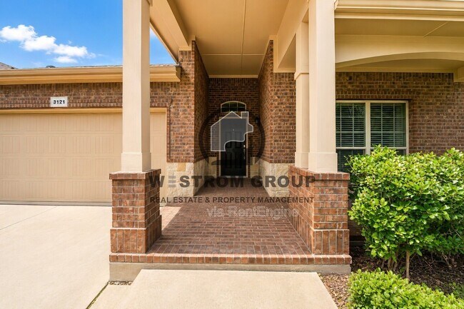Building Photo - 3121 Hornbeam St