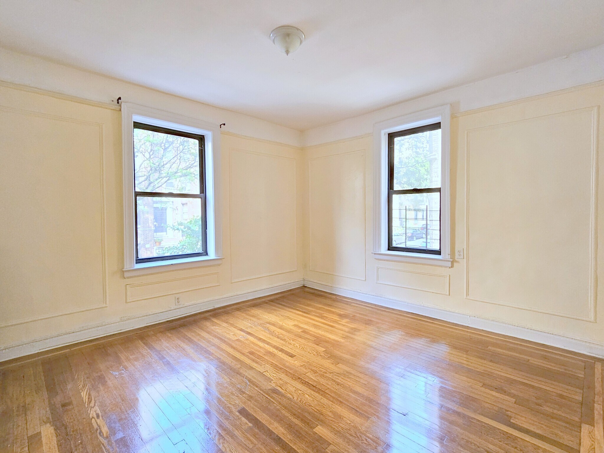 Building Photo - 850 W 176th St