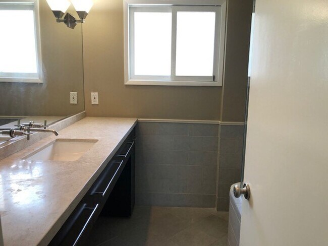 Building Photo - WSR Real Estate Inc.