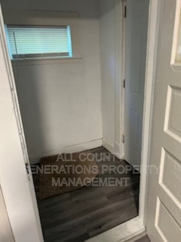 Building Photo - 9705 Orleans Ave