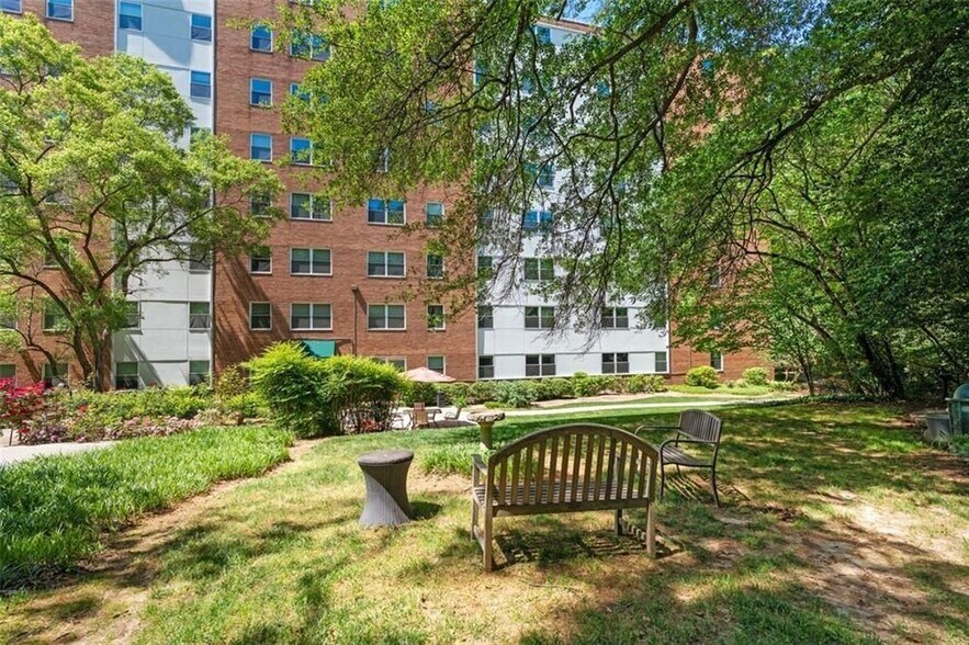 Building Photo - 2965 Pharr Ct S Northwest