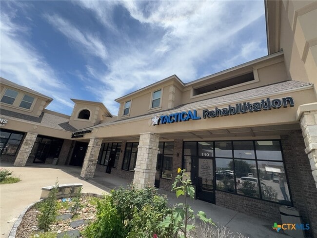 Building Photo - 2710 S Clear Creek Rd