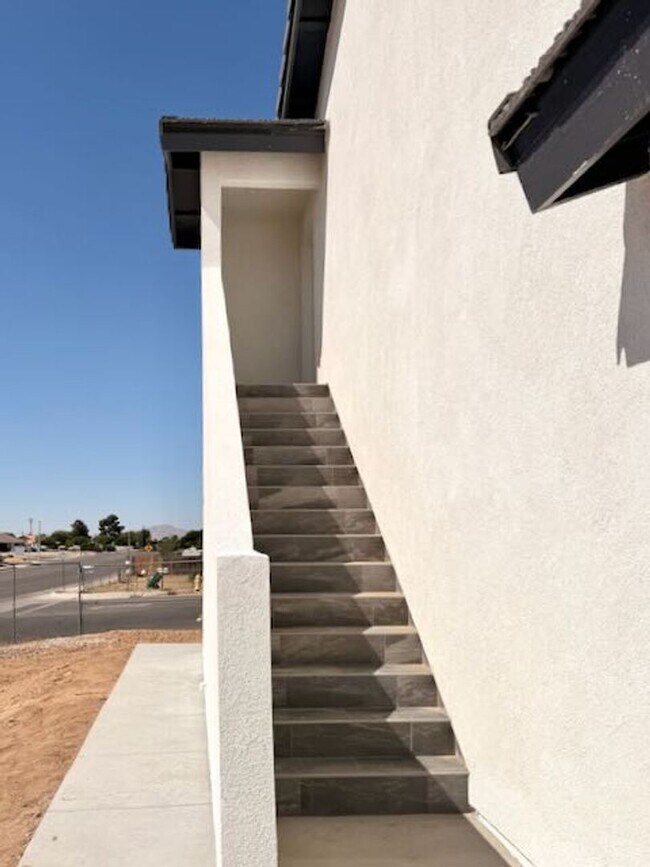 Building Photo - Live Oak Hesperia
