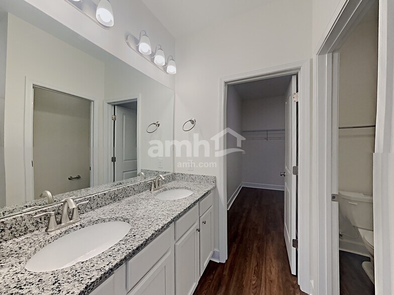Building Photo - 4324 Longfellow Dr