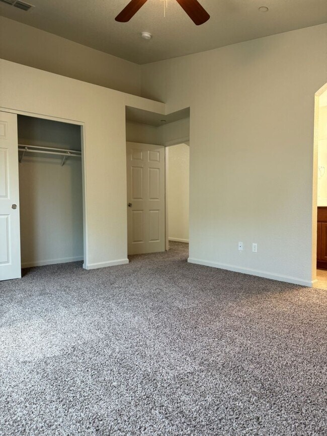 Building Photo - Don’t miss out on this 3 bedroom/2bath home!!!