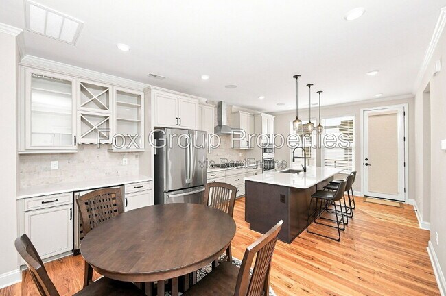 Building Photo - 105 Goodson Pl