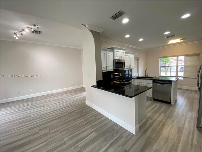 Building Photo - 562 NW 130th Ave