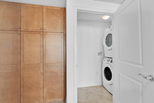 Building Photo - 99 SE Mizner Blvd