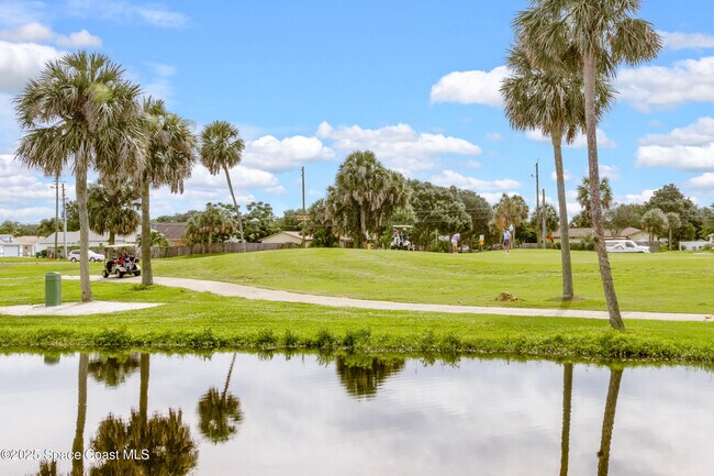 Building Photo - 2125 Golf Isle Dr