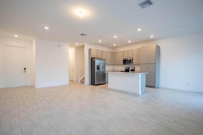 Building Photo - 4985 Navali Dr