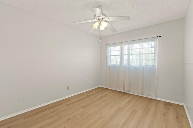 Building Photo - 2428 Columbia Dr