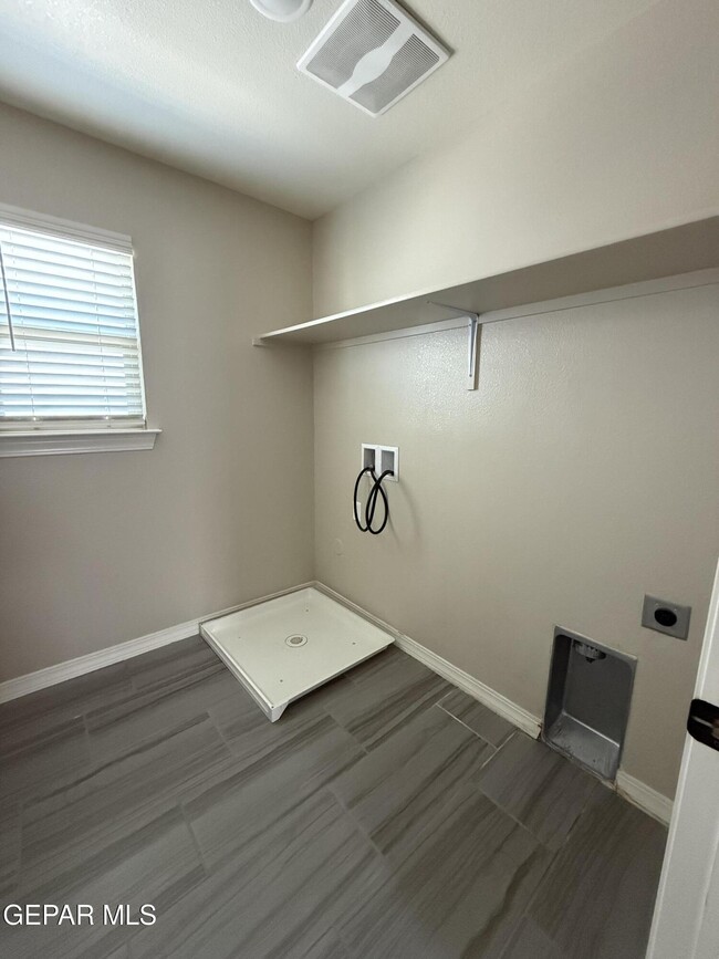 Building Photo - 14655 Pebble Hills Blvd