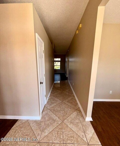 Building Photo - 6340 Lake Plantation Dr