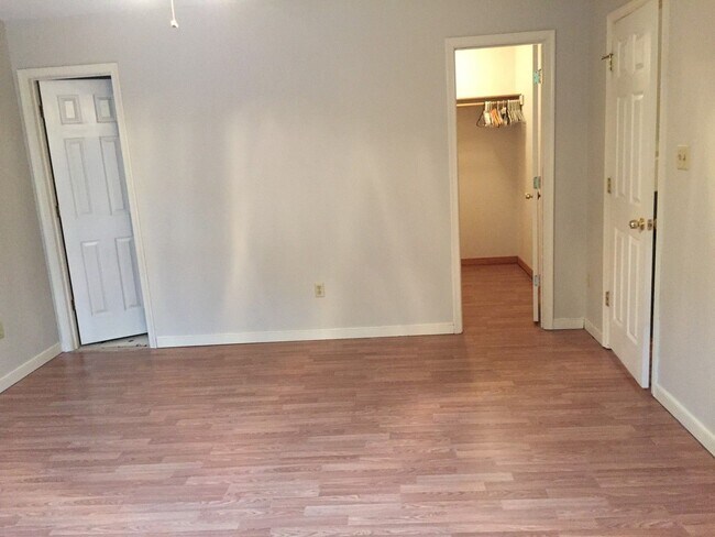 Building Photo - 4091 Old River Trail