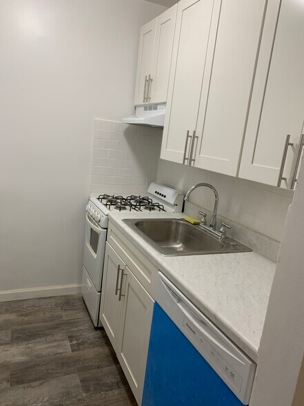 Building Photo - 2665 Homecrest Ave
