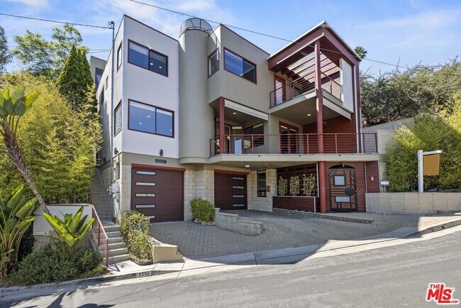 Building Photo - 2222 Bancroft Ave