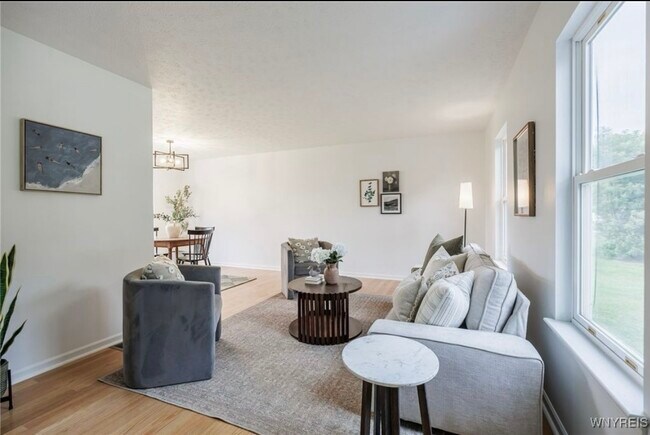 Building Photo - 76 Alverstone Way