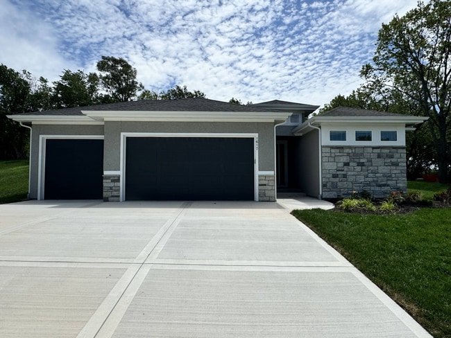 Building Photo - 1617 SW Hedgewood Ln