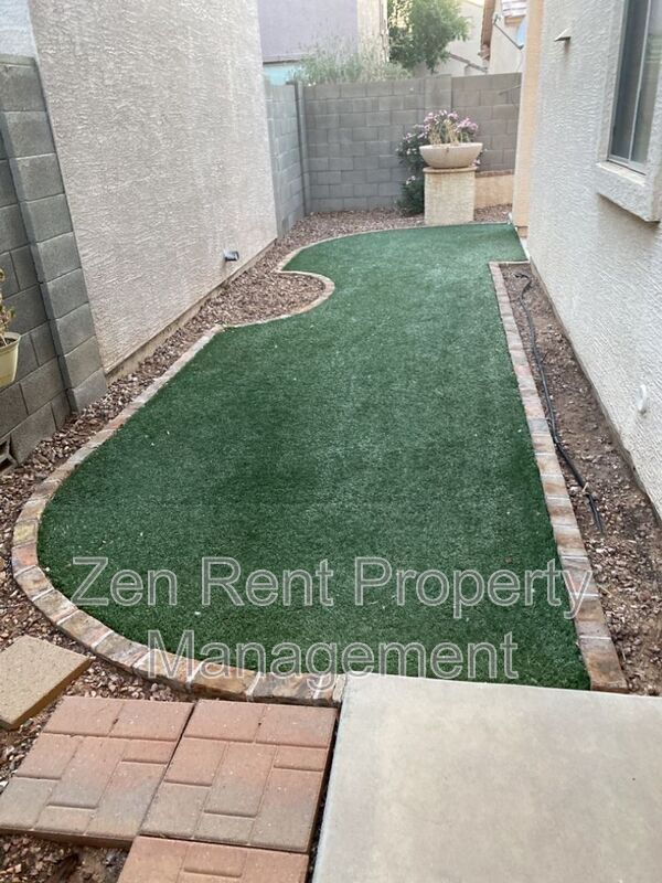 Building Photo - 1320 S Providence Cir