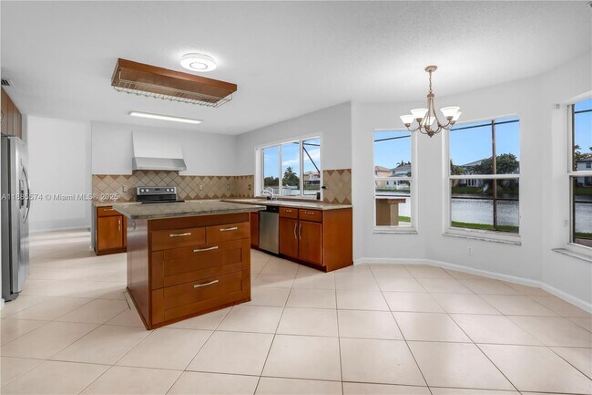 Building Photo - 3224 SW 175th Ave