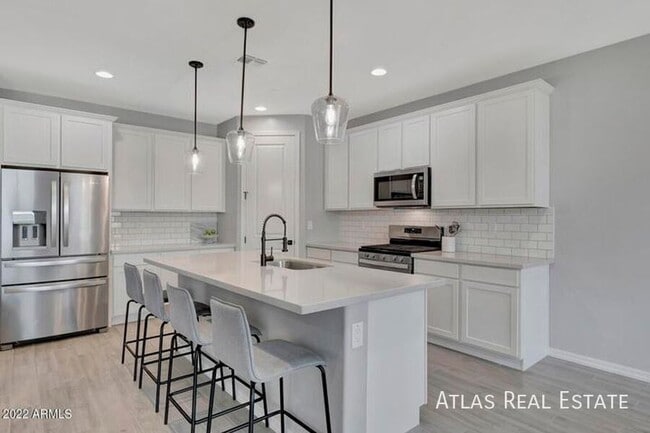 Building Photo - 13196 W Redstone Dr