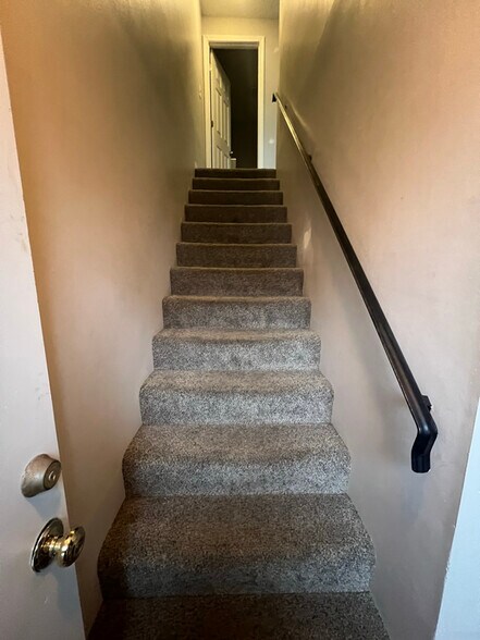 Building Photo - 56 Hall St