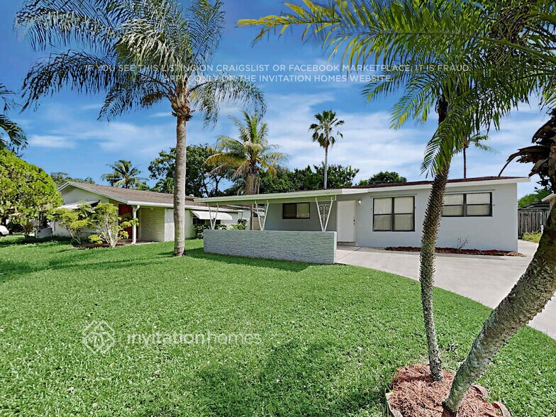Primary Photo - 2301 N 62nd Ave