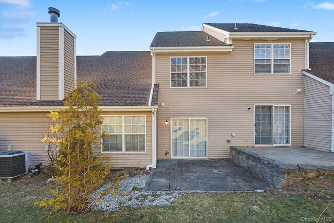 Building Photo - 104 Sparrow Ridge Rd