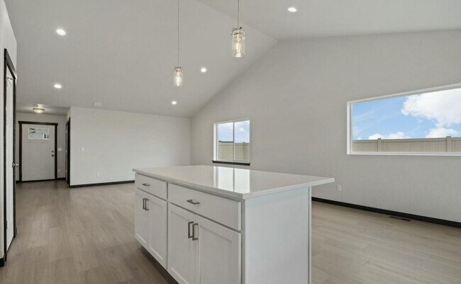 Building Photo - New Construction !