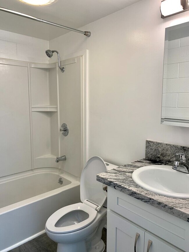 Building Photo - Mililani - Nahoa Apartments: 2 Bed, 1 Bath, Pet Friendly!