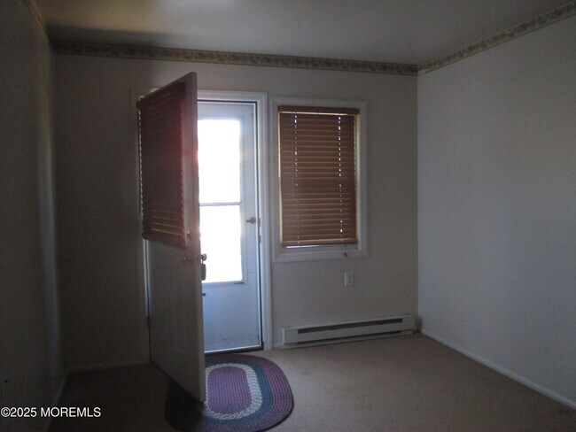 Building Photo - 308B W Malvern Ct