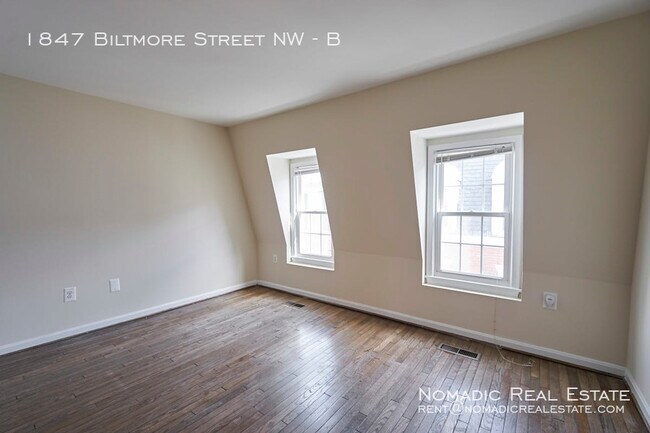 Building Photo - 1847 Biltmore St NW