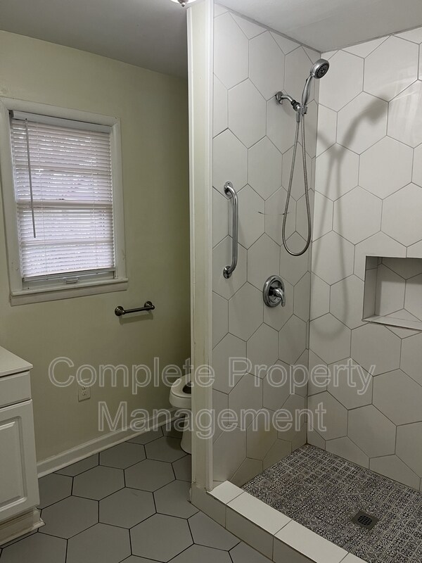 Building Photo - 340 Kappa Ave S