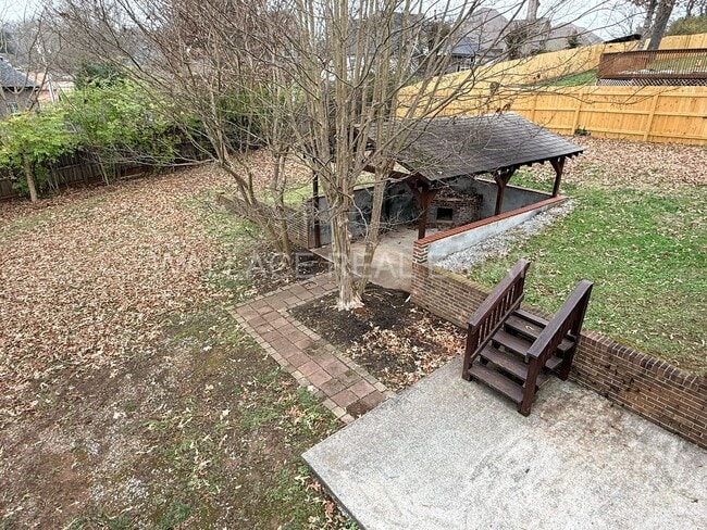 Building Photo - 4 BEDROOM, 3.5 BATHROOM HOME IN BEXHILL!