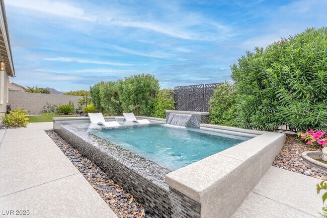 Building Photo - 2489 Cingoli St