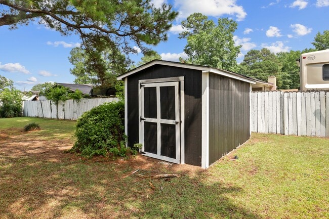 Building Photo - 118 Randall Ln