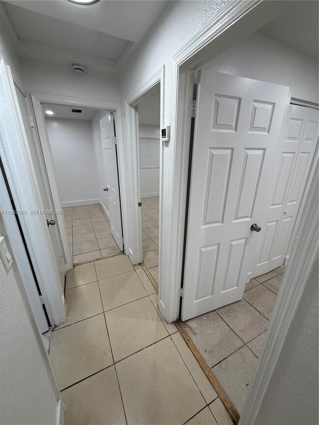 Building Photo - 1600 W 14th St