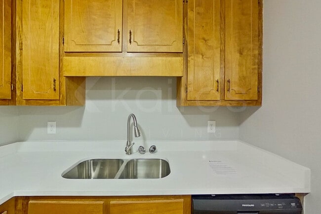 Building Photo - 100 Beaver Pointe Dr